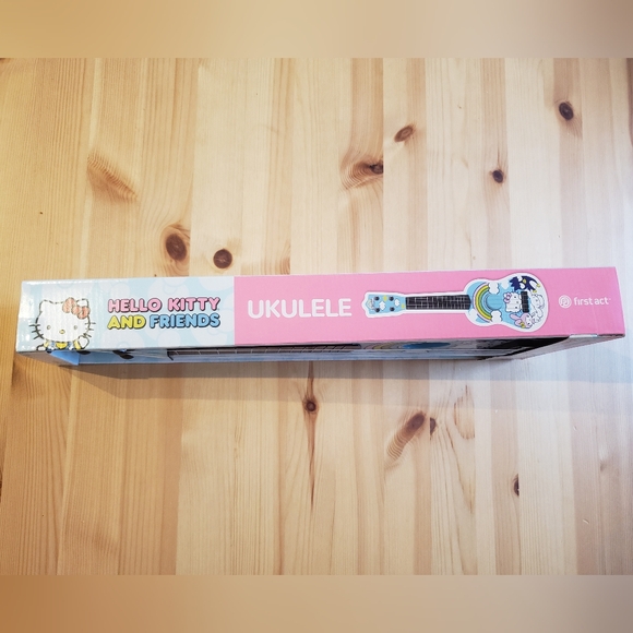 🌈 Hello Kitty and Friends Ukulele Guitar by First Act- Rainbow & Sky Design - Picture 5 of 8